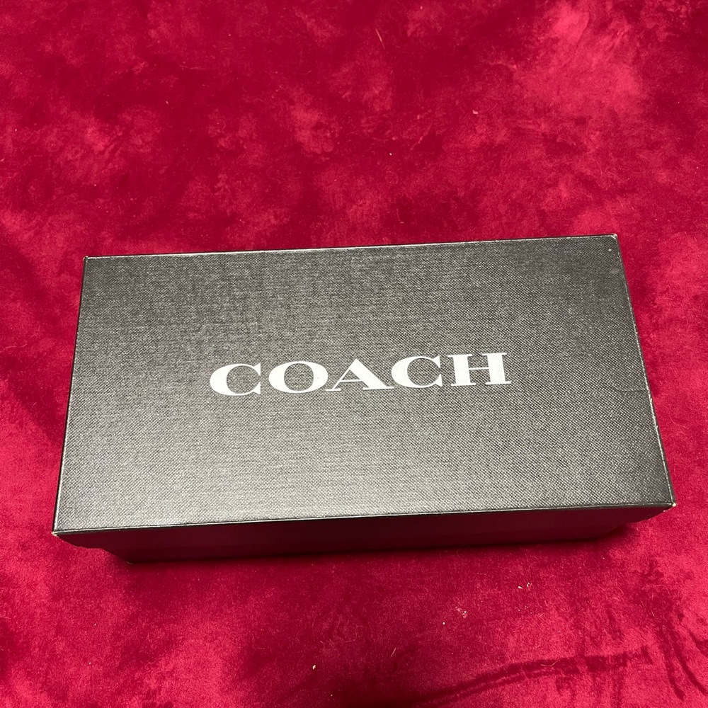 Coach flip flops size 10, never worn - Picture 4 of 8